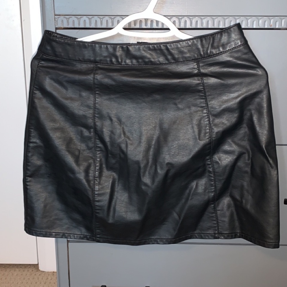 Leather skirt